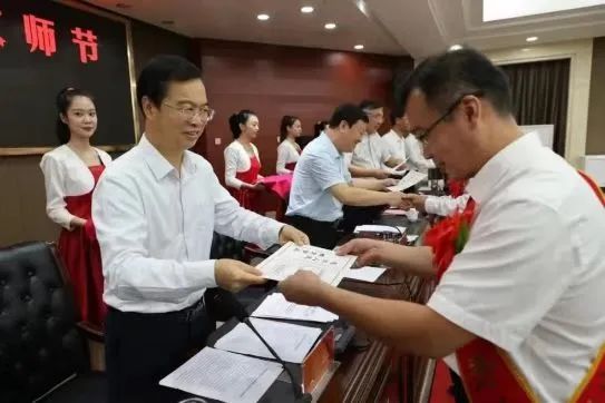 说明: 图片 说明: 图片